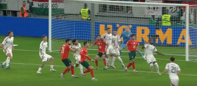 匈葡点球.gif